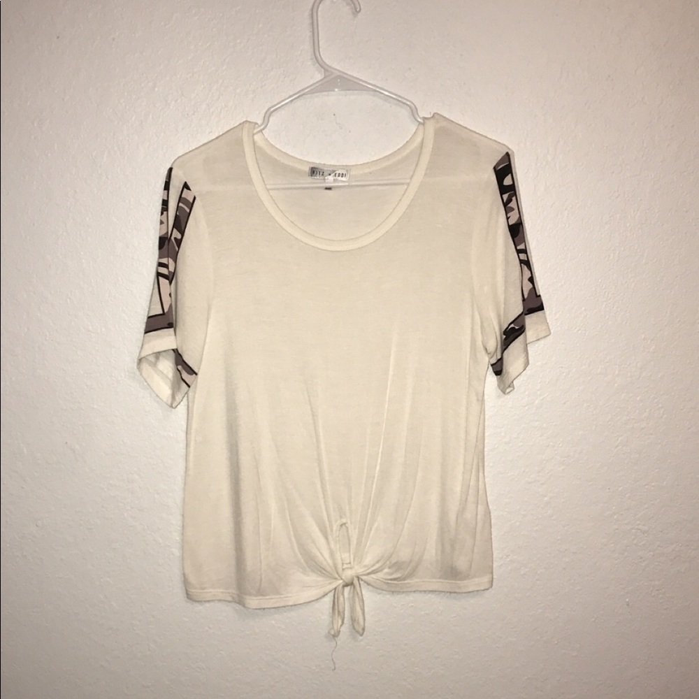 Fitz + Eddi tee (buckle)